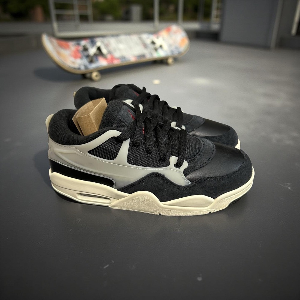 Air Jordan 4 RM in Black